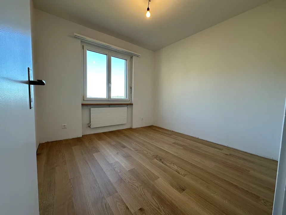 Charmante 5-Zimmer-Wohnung mit Panoramablick – Foto 10 von 14