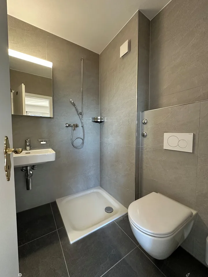Charmante 5-Zimmer-Wohnung mit Panoramablick – Foto 4 von 14