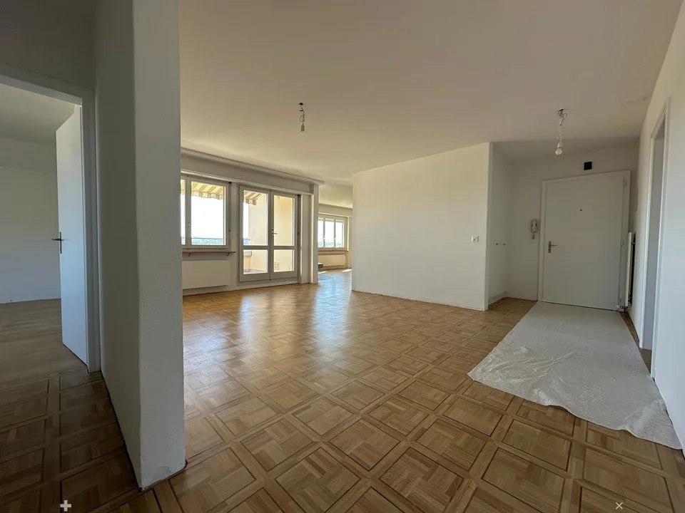 Charmante 5-Zimmer-Wohnung mit Panoramablick – Foto 5 von 14