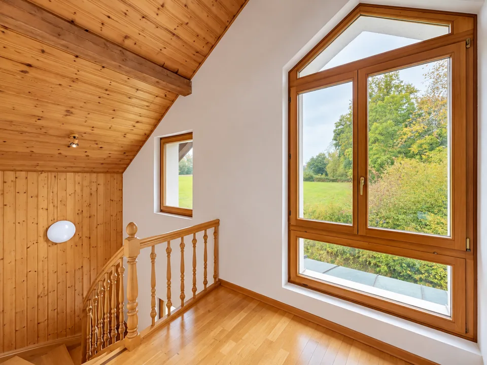 Oron-la-Ville: Villa individuale luminosa con giardino e vista aperta – foto 7 di 13