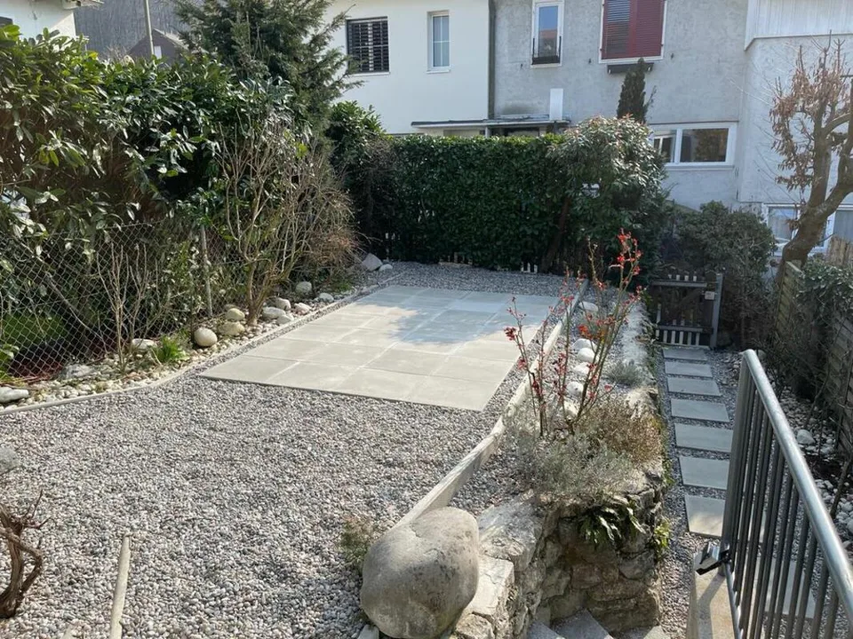 Maison de rangée de 4 pièces élégante avec jardin à Oberwil – photo 11 sur 13