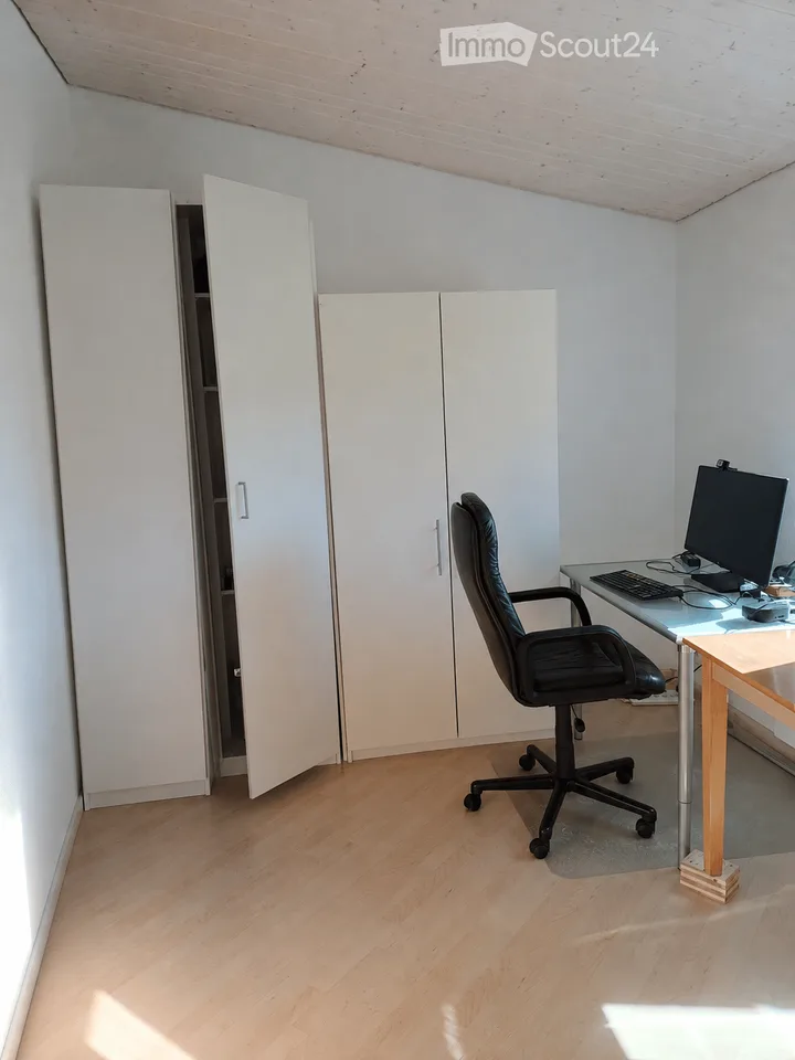Freistehendes 5½-Zimmer-Einfamilienhaus mit idyllischem, sonnigem Garten – Foto 13 von 22