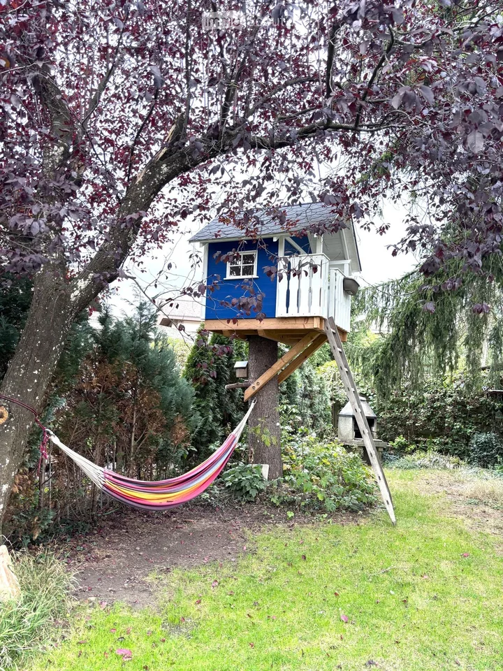 Gemütliches Zweifamilienhaus auf grosszügiger Parzelle mitten in Heimberg – Foto 18 von 26