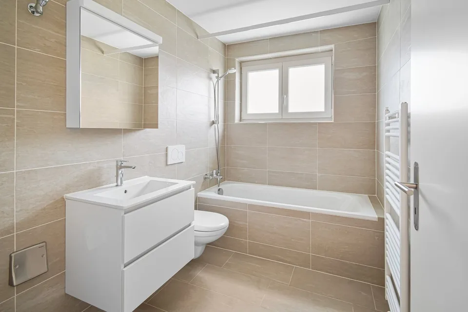 Neurenovierte 2-Zimmer-Wohnung mit Balkon – Foto 4 von 13