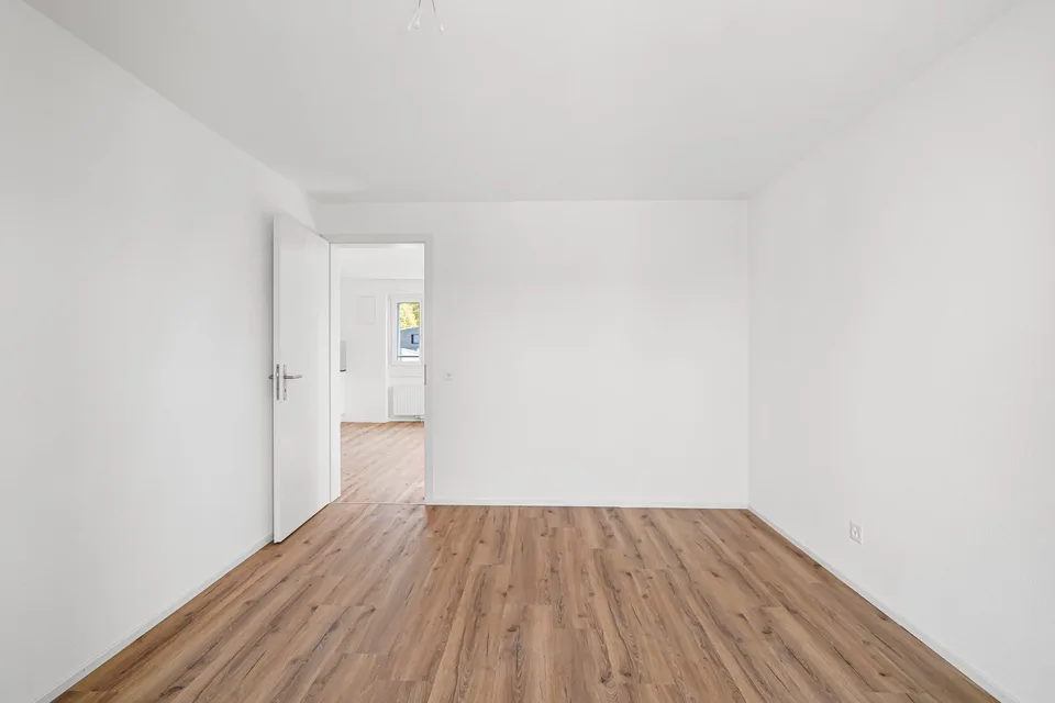Neurenovierte 2-Zimmer-Wohnung mit Balkon – Foto 7 von 13