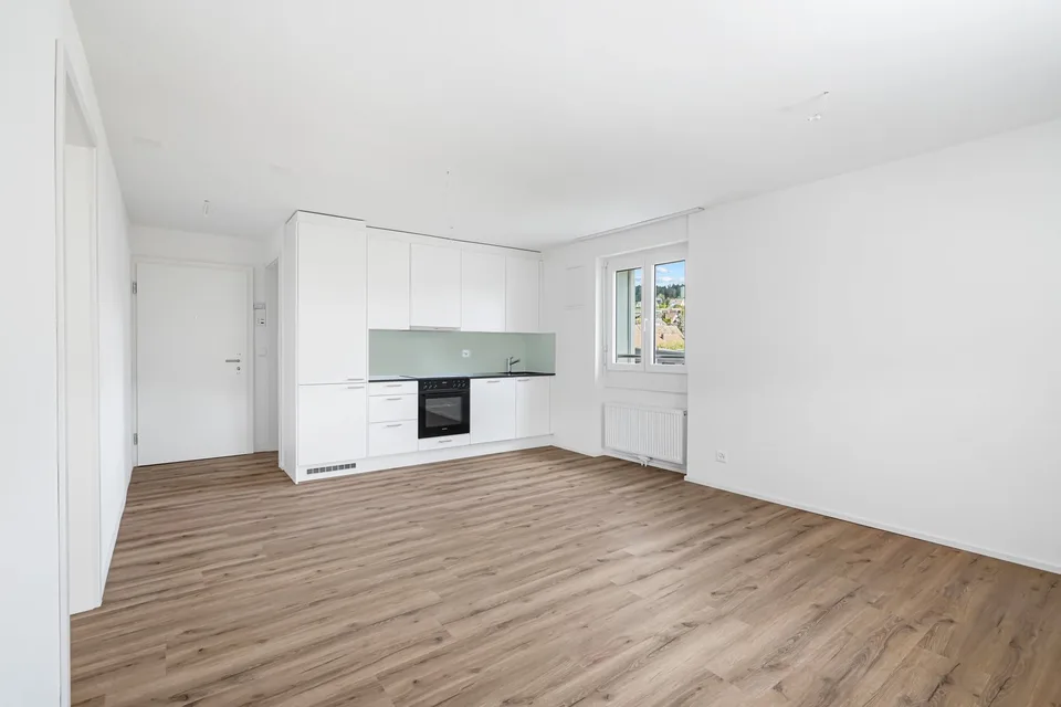 Neurenovierte 2-Zimmer-Wohnung mit Balkon – Foto 3 von 13