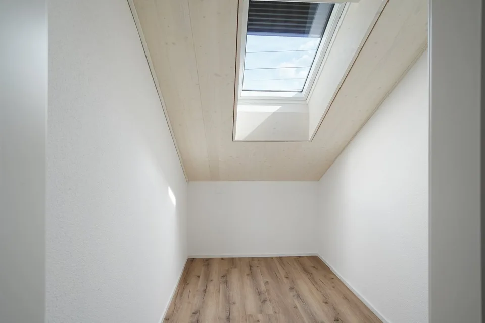 Renovated 2-room attic apartment – photo 7 of 12