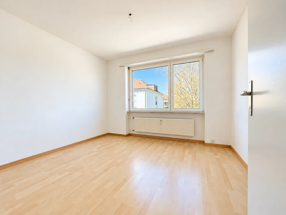 Ruhige, helle und grosszügige 3.5-Zimmerwohnung in beliebtem Wohnquartier – Foto 4 von 9