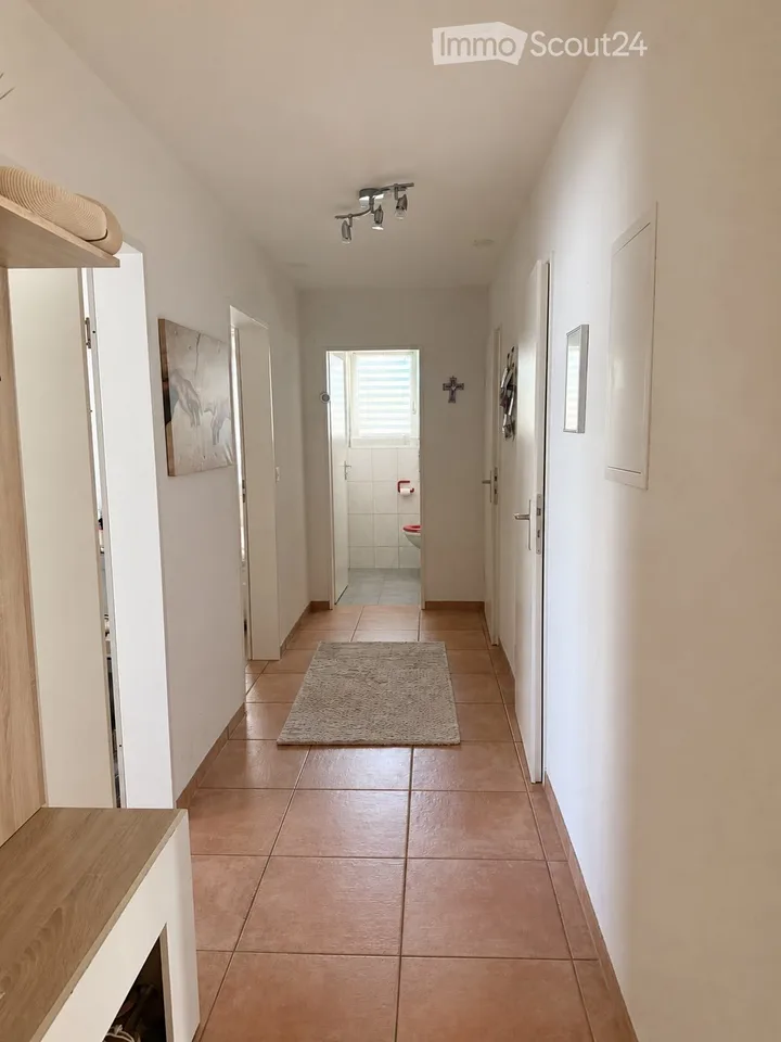 Charmante 4.5-Zimmer-Wohnung mit Gartensitzplatz an ruhiger Lage in Laufen – Foto 5 von 17
