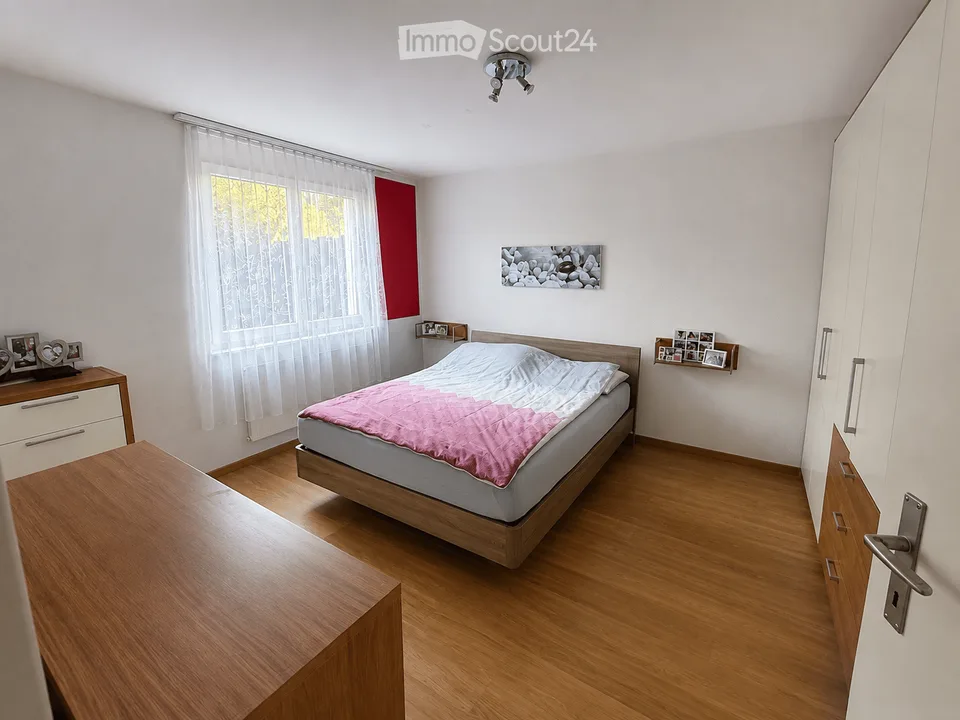 Charmante 4.5-Zimmer-Wohnung mit Gartensitzplatz an ruhiger Lage in Laufen – Foto 6 von 17