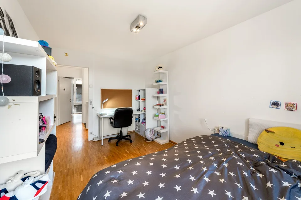 Casa di angolo di 5,5 locali, un paradiso per le famiglie con bambini piccoli – foto 10 di 13