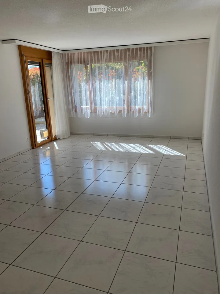 Charmante 2.5-Zimmer-Wohnung mit Terrasse in Dübendorf – Foto 5 von 5