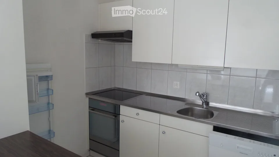 Charmante 2.5-Zimmer-Wohnung mit Terrasse in Dübendorf – Foto 3 von 5
