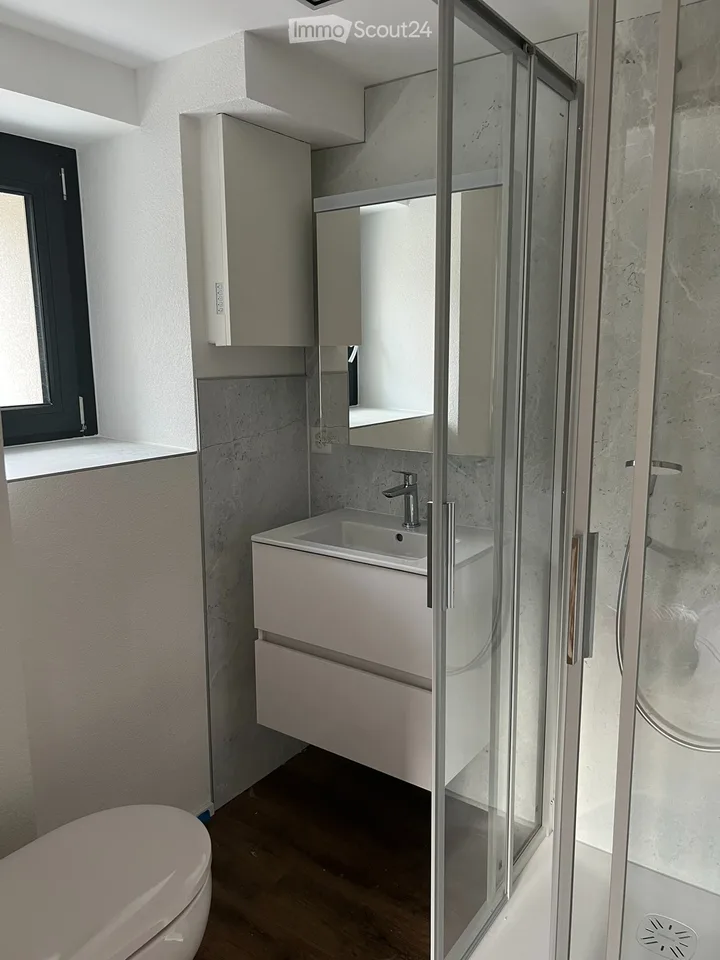 Zweizimmerwohnung im 2. Stock, renoviert – Foto 3 von 4