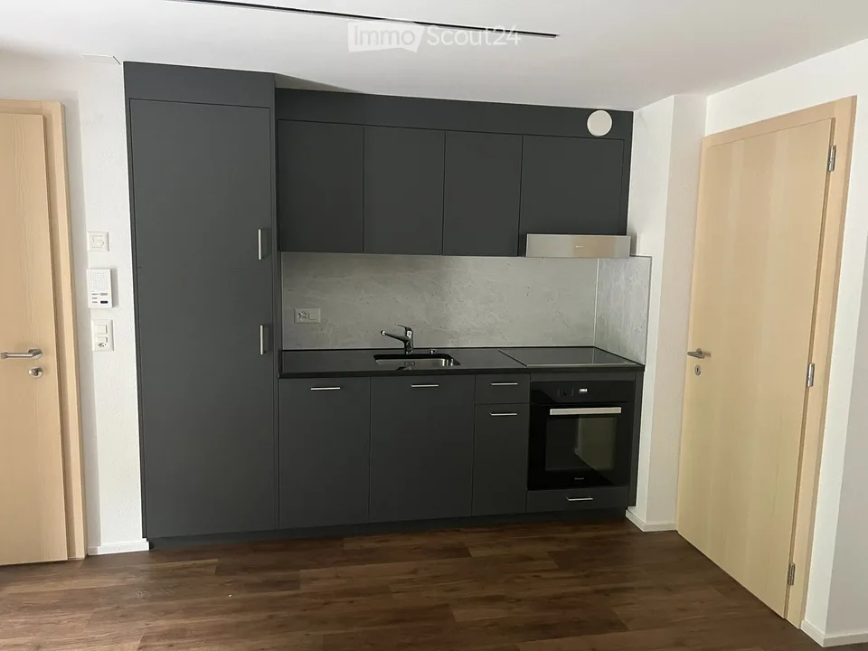 Zweizimmerwohnung im 2. Stock, renoviert – Foto 2 von 4