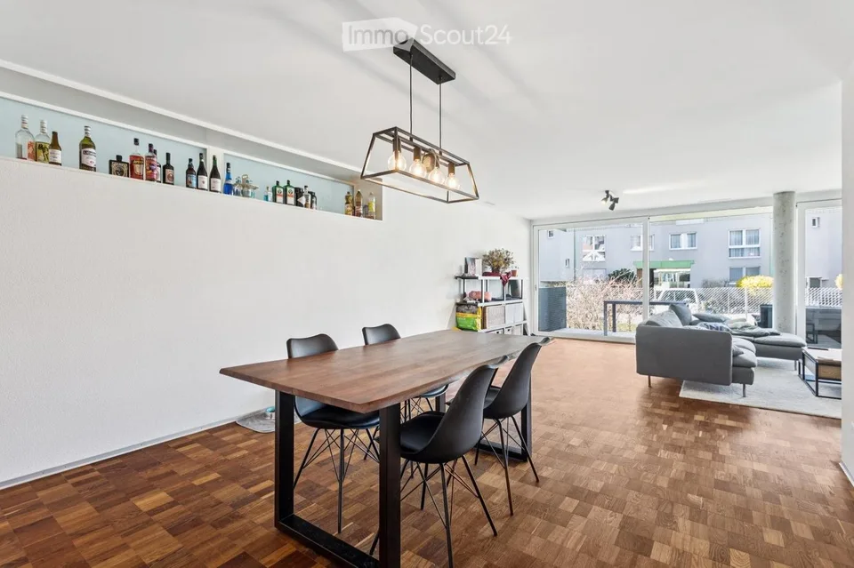 Stilvolle 4.5Zimmerwohnung mit grosszügigem Raumkonzept – Foto 2 von 5