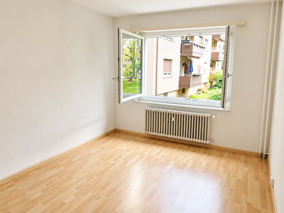 Appartamento tranquillo, luminoso e spazioso di 2 camere, ristrutturato nel 2018 e 2025 – foto 3 di 7