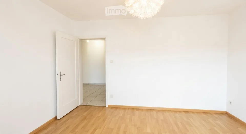 Appartement de 3,5 pièces – juste à côté de l'école! – Foto 4 von 5
