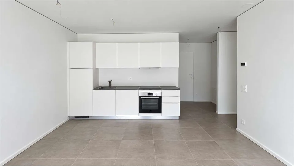 Modernes 2.5-Zimmer-Apartment mit Terrasse in der Residenza Due Laghi – Foto 6 von 13
