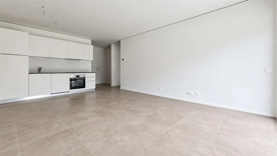 Modernes 2.5-Zimmer-Apartment mit Terrasse in der Residenza Due Laghi – Foto 5 von 13