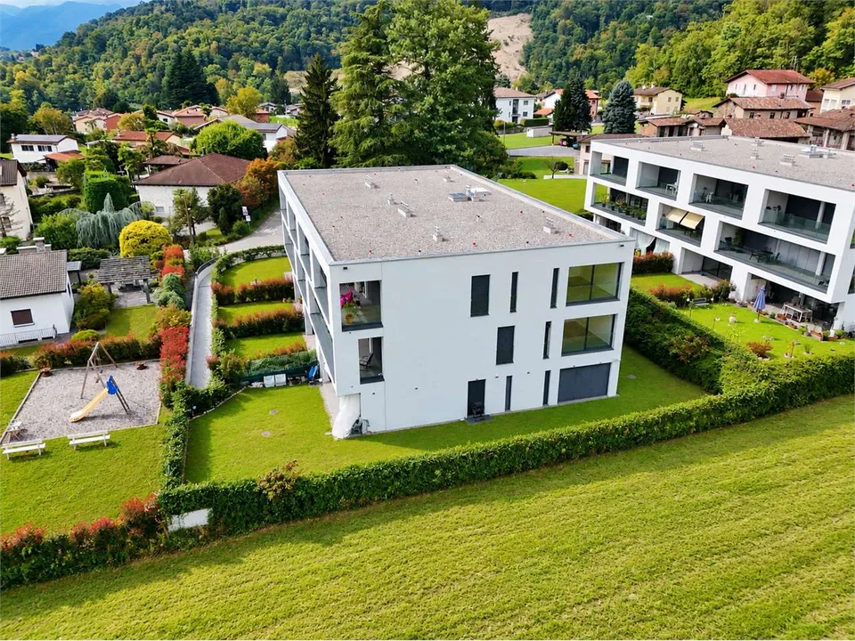 Modernes 2.5-Zimmer-Apartment mit Terrasse in der Residenza Due Laghi – Foto 12 von 13