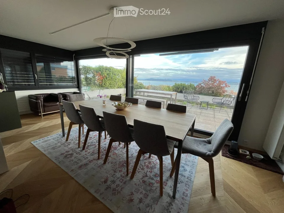 Zu vermieten wunderschöne Villa mit Terrasse und Seeblick in Hauterive – Foto 2 von 5