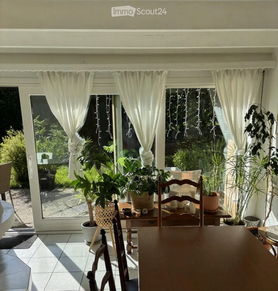 Il fascino di una villa familiare di 5 camere con giardino, vicino a Losanna – foto 2 di 5