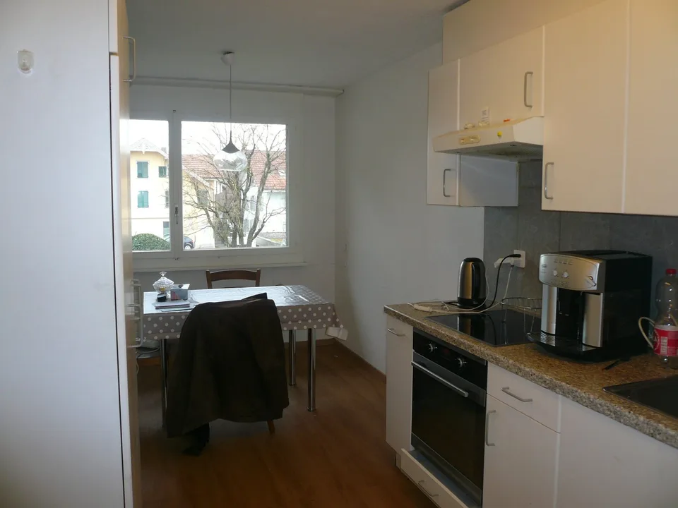 Gemütliche 3.5-Zimmer-Wohnung mit Balkon in Bätterkinden – Foto 3 von 6