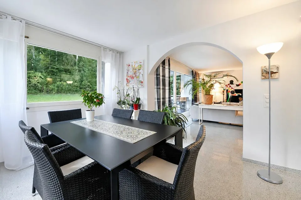 5,5 Zimmer Eigentumswohnung an ruhiger Wohnlage mit Blick ins Grüne – Foto 2 von 14