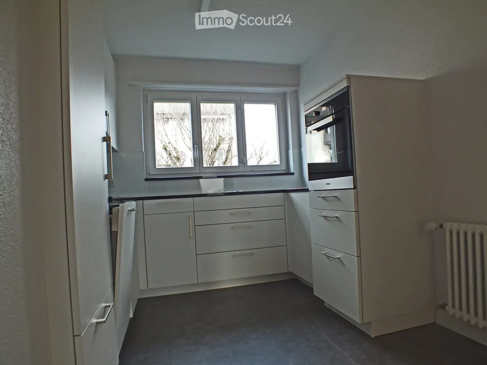 Appartamento di 3 locali ristrutturato, ideale per single, quartiere tranquillo di case unifamiliari con vista – foto 3 di 7