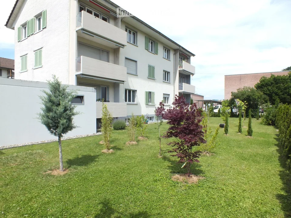 Appartamento di 3 locali ristrutturato, ideale per single, quartiere tranquillo di case unifamiliari con vista – foto 7 di 7