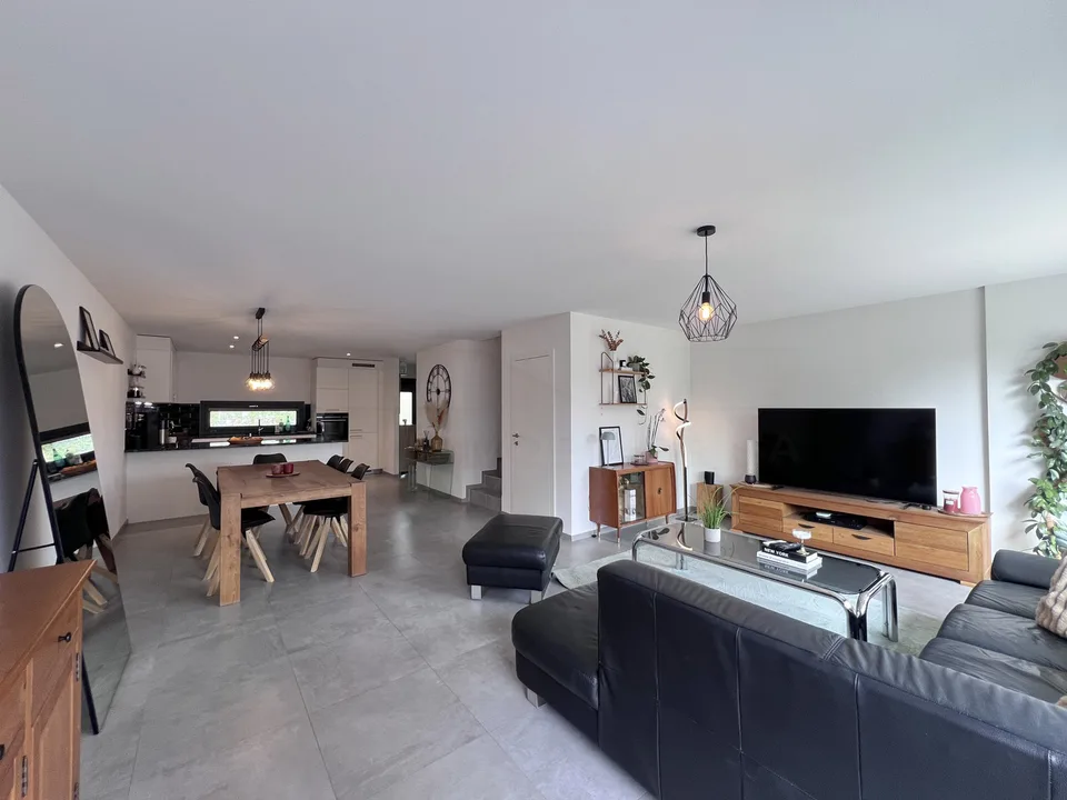 Zeitgenössisches Reihenhaus mit 4,5 Zimmern – Foto 5 von 12
