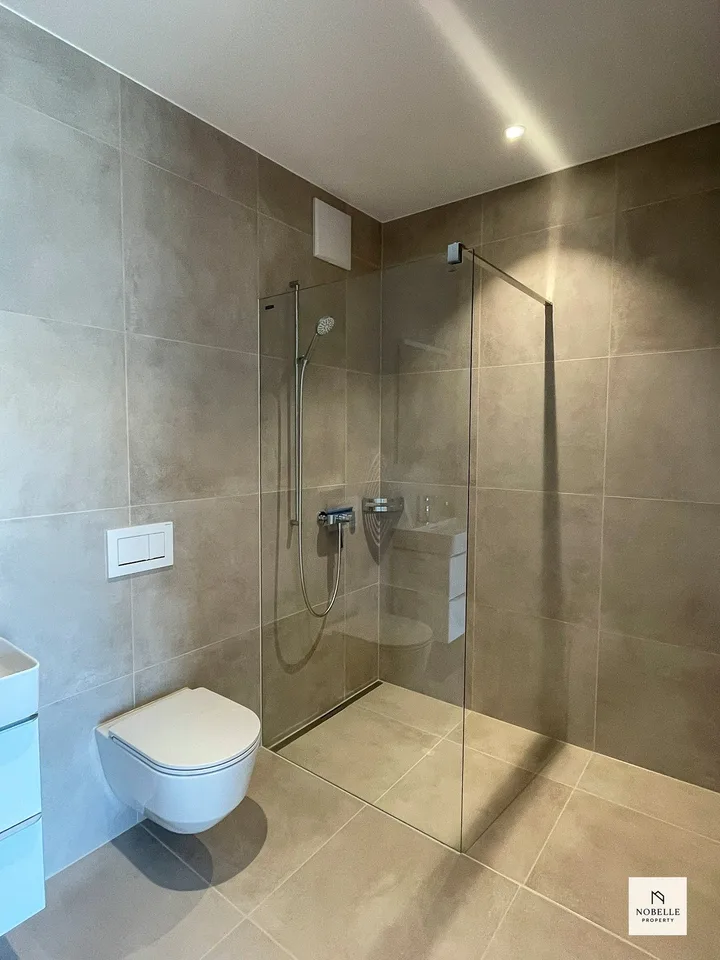 TOP: Appartement 2.5 pièces moderne – Neuf, disponible immédiatement – photo 11 sur 19