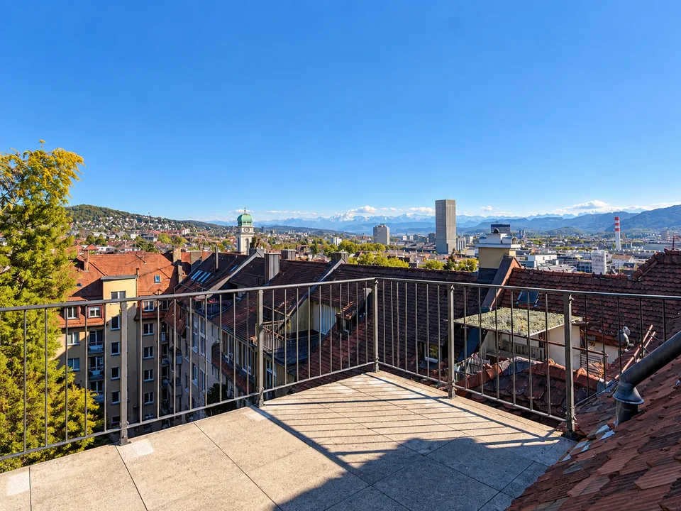Sopra i tetti di Zurigo - Appartamento a mansarda con terrazza sul tetto spettacolare – foto 3 di 13