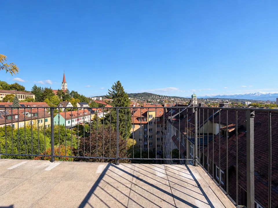 Sopra i tetti di Zurigo - Appartamento a mansarda con terrazza sul tetto spettacolare – foto 4 di 13