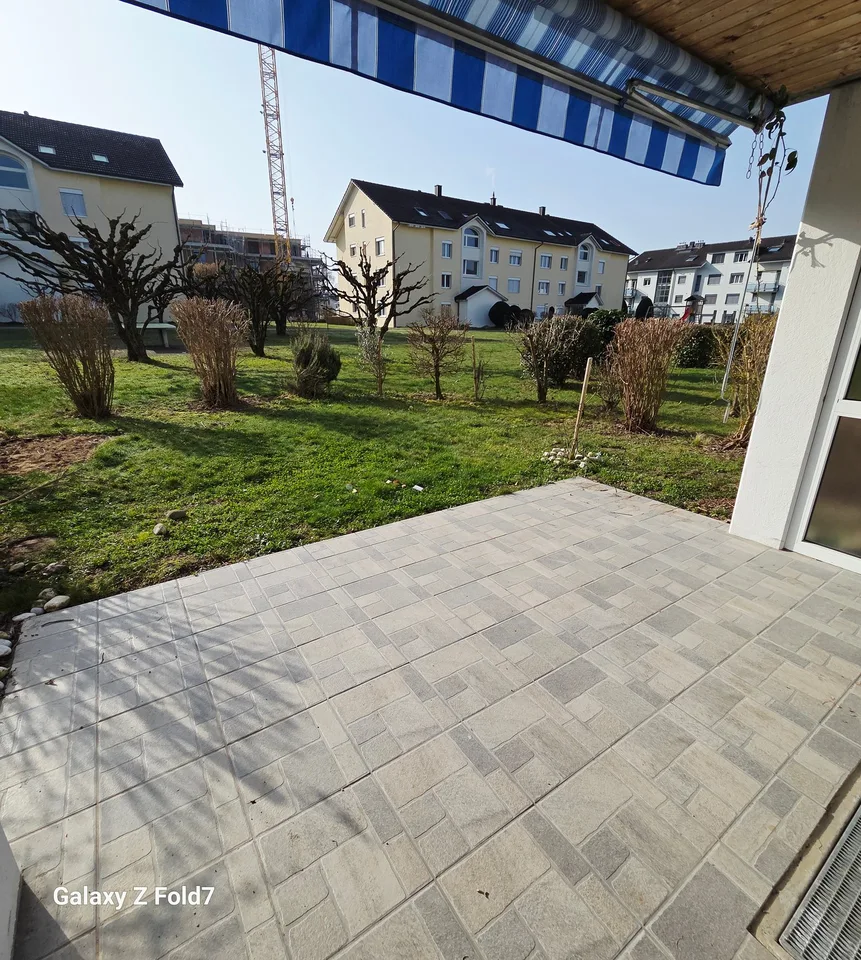 Appartement moderne 3.5 pièces avec terrasse dans un quartier calme à Oftringen – photo 3 sur 9