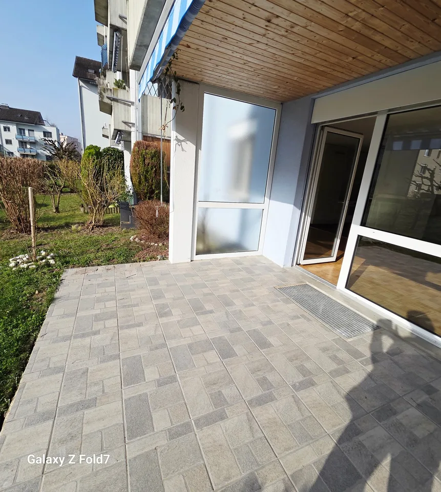 Appartement moderne 3.5 pièces avec terrasse dans un quartier calme à Oftringen – photo 4 sur 9