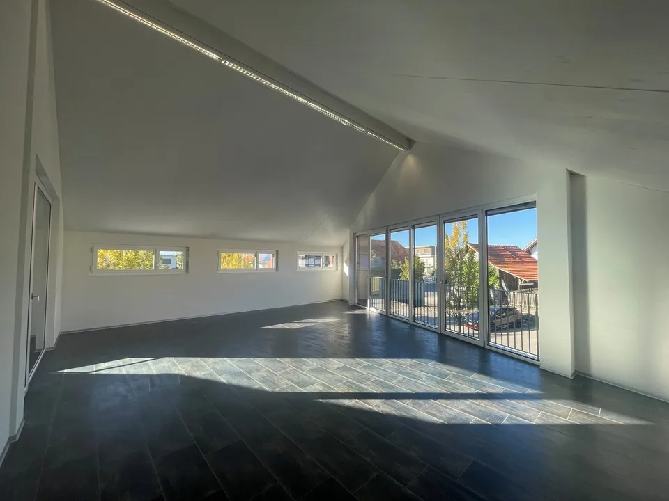 Versatile commercial space – photo 2 of 12