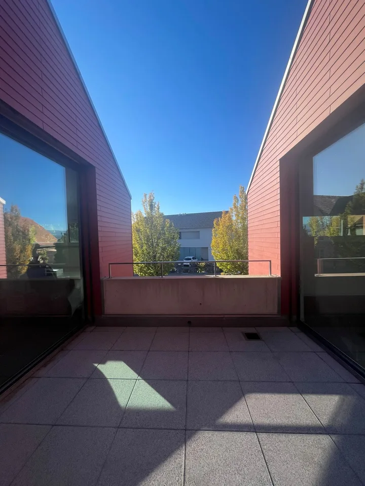 Versatile commercial space – photo 8 of 12