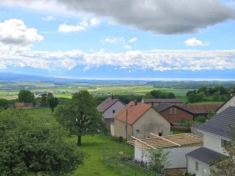 Haus im Dorf und auf dem Land, ca. 6'850 m3 – Foto 3 von 7
