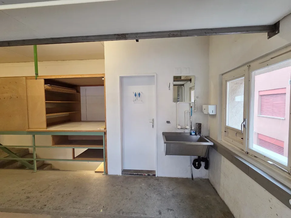 Proprietà commerciale versatile in una posizione centrale – foto 11 di 19