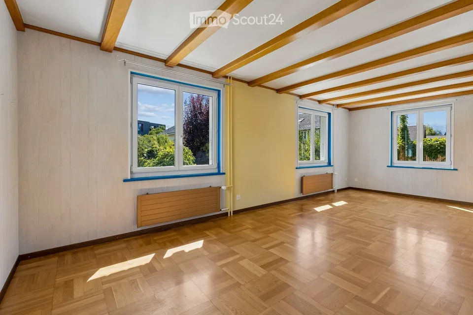 Charmantes Einfamilienhaus mit grossem Garten und viel Potenzial – Foto 7 von 18