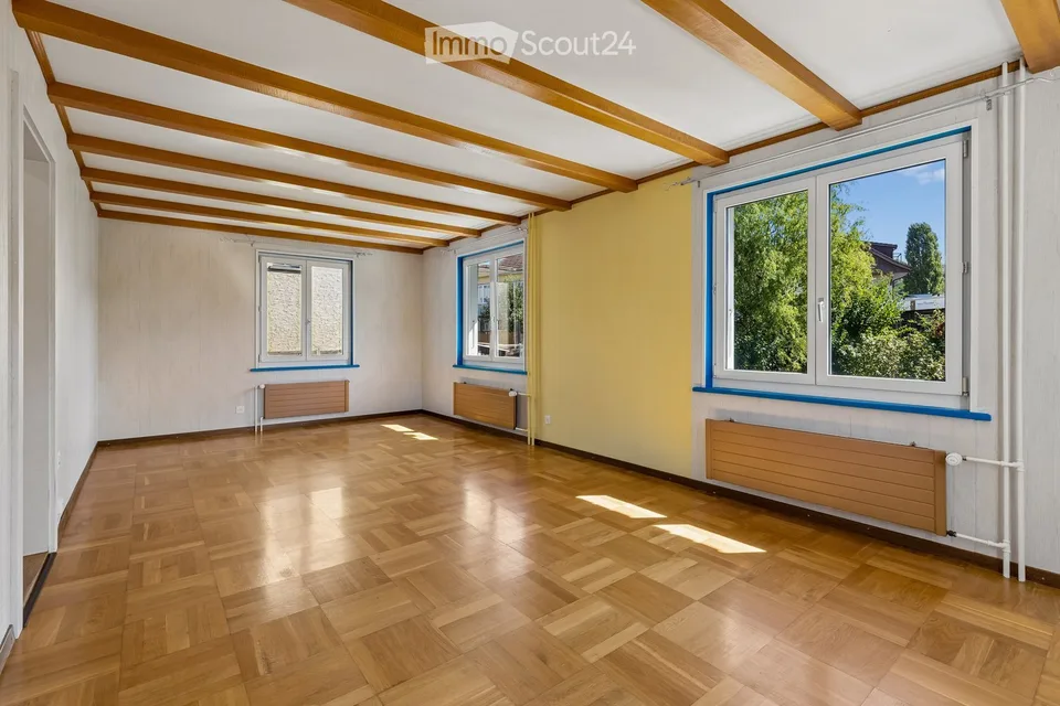 Charmantes Einfamilienhaus mit grossem Garten und viel Potenzial – Foto 6 von 18