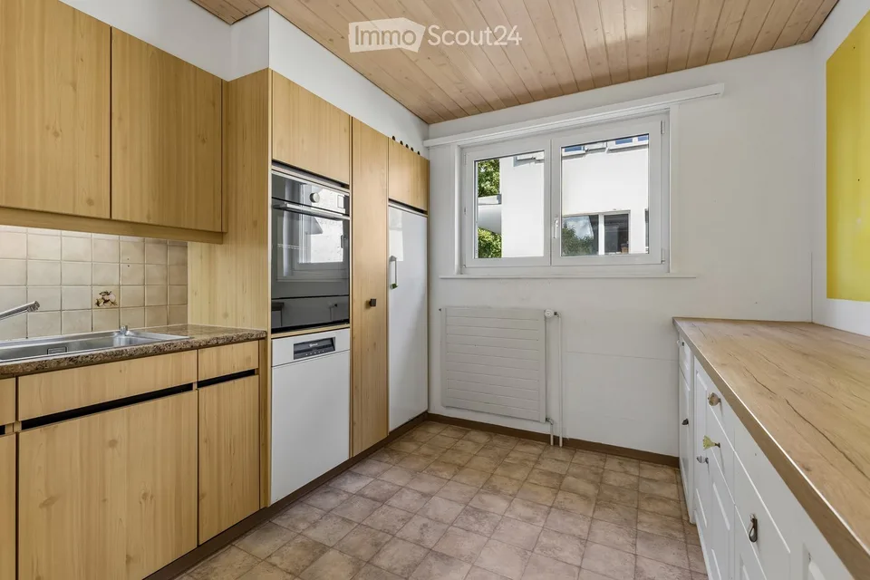 Charmantes Einfamilienhaus mit grossem Garten und viel Potenzial – Foto 9 von 18