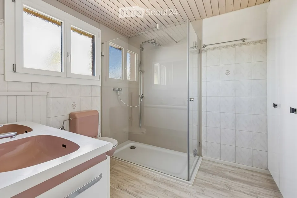 Charmantes Einfamilienhaus mit grossem Garten und viel Potenzial – Foto 14 von 18