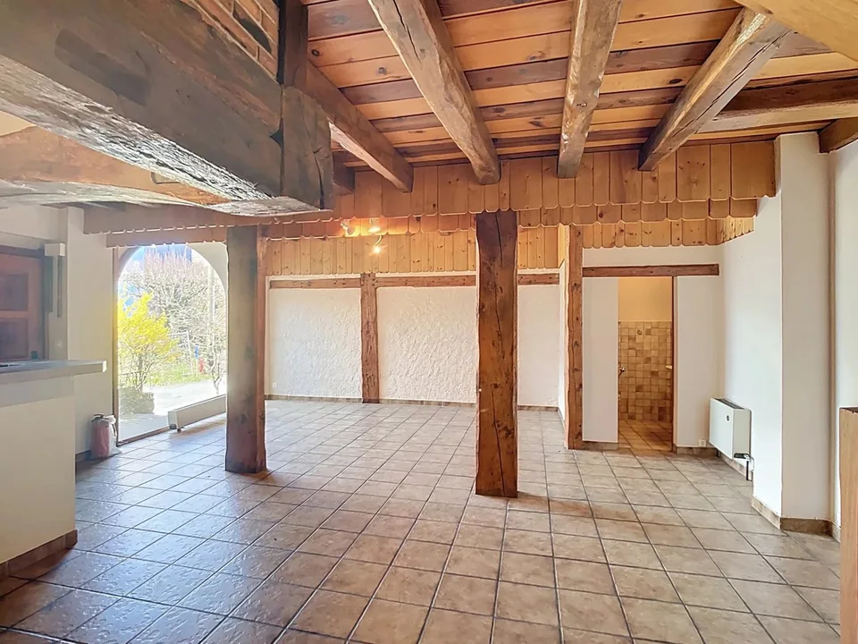 Charmantes Dorfhaus mit privater Terrasse von 25 m² – Foto 2 von 10