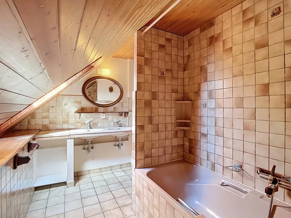 Charmantes Dorfhaus mit privater Terrasse von 25 m² – Foto 5 von 10