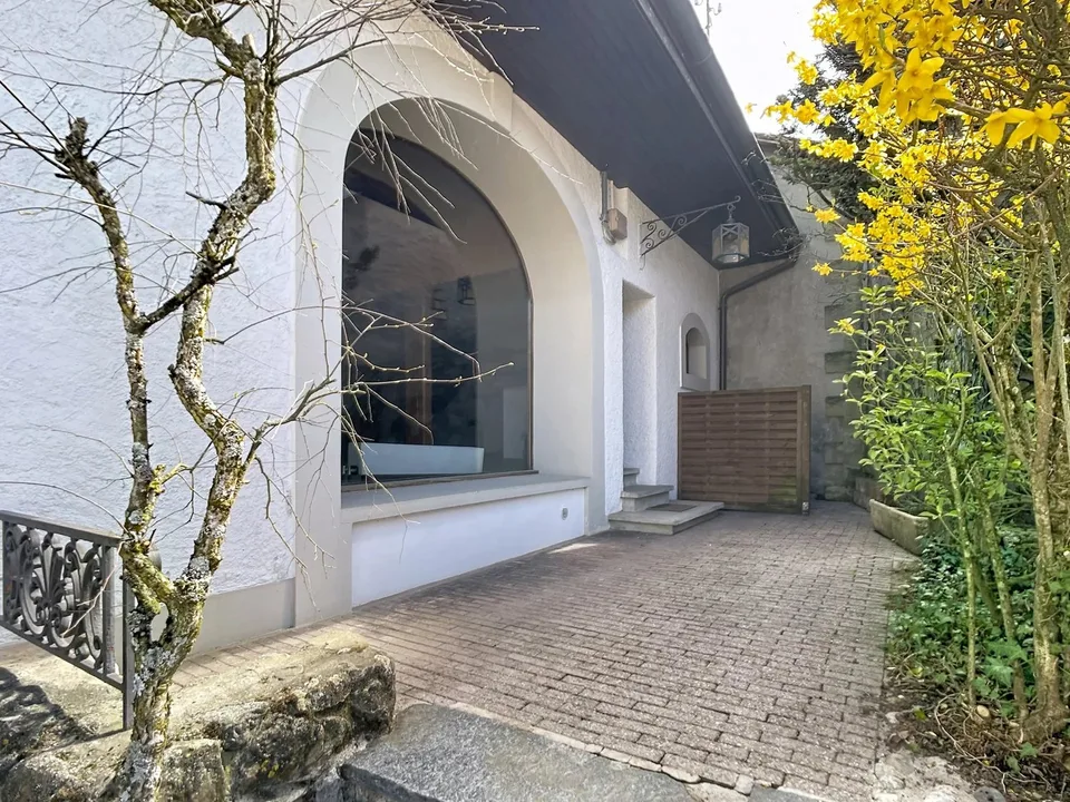 Charmantes Dorfhaus mit privater Terrasse von 25 m² – Foto 3 von 10