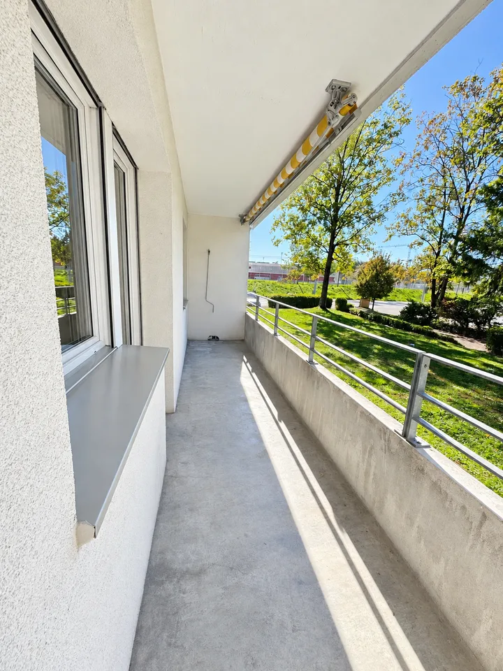 Appartamento luminoso 4.5 locali con balcone a Biel – disponibile immediatamente! – foto 9 di 9