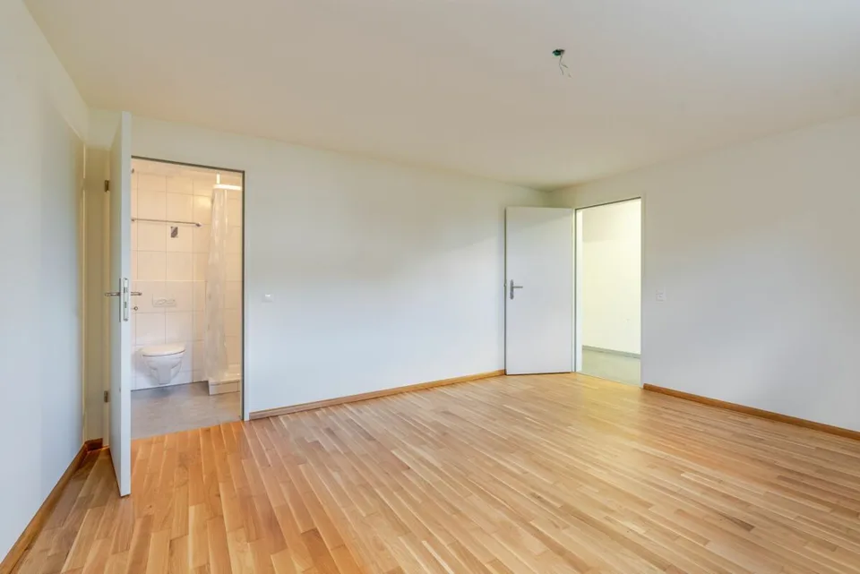 Appartamento mansardato di 3,5 locali con vista mozzafiato e stanza hobby separata (con bagno) – foto 10 di 13